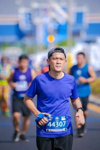BIB: 42195, 211
                            <button type="button" onclick="openModal(10534267)" class="btn btn-primary btn-sm float-right btn-popup" data-toggle="modal" data-target=".modal-high-quality">
                        <i class="fas fa-shopping-cart"></i> Add to Cart
                    </button>
                                            <button type="button" onclick="isThisMe(10534267, true)" class="btn btn-success btn-sm float-right btn-popup btn-isme hidden" data-toggle="tooltip" data-placement="bottom" title="นี่คือรูปของคุณใช่ไหม คลิกที่นี่เพื่อเอาเข้าอัลบั้ม">
                        <i class="fas fa-plus"></i> Add to album
                    </button>
                    <button type="button" onclick="isThisMe(10534267, false)" class="btn btn-warning btn-sm float-right btn-popup btn-isnotme hidden">
                        <i class="fas fa-ban"></i> Remove from album
                    </button>