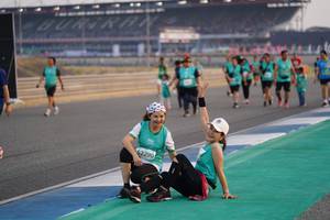 BIB: 2290
                            <button type="button" onclick="openModal(10519207)" class="btn btn-primary btn-sm float-right btn-popup" data-toggle="modal" data-target=".modal-high-quality">
                        <i class="fas fa-shopping-cart"></i> Add to Cart
                    </button>
                                            <button type="button" onclick="isThisMe(10519207, true)" class="btn btn-success btn-sm float-right btn-popup btn-isme hidden" data-toggle="tooltip" data-placement="bottom" title="นี่คือรูปของคุณใช่ไหม คลิกที่นี่เพื่อเอาเข้าอัลบั้ม">
                        <i class="fas fa-plus"></i> Add to album
                    </button>
                    <button type="button" onclick="isThisMe(10519207, false)" class="btn btn-warning btn-sm float-right btn-popup btn-isnotme hidden">
                        <i class="fas fa-ban"></i> Remove from album
                    </button>