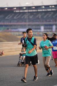 BIB: 
                            <button type="button" onclick="openModal(10515693)" class="btn btn-primary btn-sm float-right btn-popup" data-toggle="modal" data-target=".modal-high-quality">
                        <i class="fas fa-shopping-cart"></i> Add to Cart
                    </button>
                                            <button type="button" onclick="isThisMe(10515693, true)" class="btn btn-success btn-sm float-right btn-popup btn-isme hidden" data-toggle="tooltip" data-placement="bottom" title="นี่คือรูปของคุณใช่ไหม คลิกที่นี่เพื่อเอาเข้าอัลบั้ม">
                        <i class="fas fa-plus"></i> Add to album
                    </button>
                    <button type="button" onclick="isThisMe(10515693, false)" class="btn btn-warning btn-sm float-right btn-popup btn-isnotme hidden">
                        <i class="fas fa-ban"></i> Remove from album
                    </button>