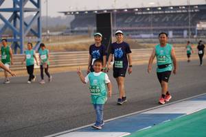 BIB: 1611, 1645, 0019
                            <button type="button" onclick="openModal(10519304)" class="btn btn-primary btn-sm float-right btn-popup" data-toggle="modal" data-target=".modal-high-quality">
                        <i class="fas fa-shopping-cart"></i> Add to Cart
                    </button>
                                            <button type="button" onclick="isThisMe(10519304, true)" class="btn btn-success btn-sm float-right btn-popup btn-isme hidden" data-toggle="tooltip" data-placement="bottom" title="นี่คือรูปของคุณใช่ไหม คลิกที่นี่เพื่อเอาเข้าอัลบั้ม">
                        <i class="fas fa-plus"></i> Add to album
                    </button>
                    <button type="button" onclick="isThisMe(10519304, false)" class="btn btn-warning btn-sm float-right btn-popup btn-isnotme hidden">
                        <i class="fas fa-ban"></i> Remove from album
                    </button>