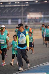 BIB: 0995
                            <button type="button" onclick="openModal(10518576)" class="btn btn-primary btn-sm float-right btn-popup" data-toggle="modal" data-target=".modal-high-quality">
                        <i class="fas fa-shopping-cart"></i> Add to Cart
                    </button>
                                            <button type="button" onclick="isThisMe(10518576, true)" class="btn btn-success btn-sm float-right btn-popup btn-isme hidden" data-toggle="tooltip" data-placement="bottom" title="นี่คือรูปของคุณใช่ไหม คลิกที่นี่เพื่อเอาเข้าอัลบั้ม">
                        <i class="fas fa-plus"></i> Add to album
                    </button>
                    <button type="button" onclick="isThisMe(10518576, false)" class="btn btn-warning btn-sm float-right btn-popup btn-isnotme hidden">
                        <i class="fas fa-ban"></i> Remove from album
                    </button>