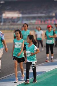 BIB: 52231, 2709
                            <button type="button" onclick="openModal(10518911)" class="btn btn-primary btn-sm float-right btn-popup" data-toggle="modal" data-target=".modal-high-quality">
                        <i class="fas fa-shopping-cart"></i> Add to Cart
                    </button>
                                            <button type="button" onclick="isThisMe(10518911, true)" class="btn btn-success btn-sm float-right btn-popup btn-isme hidden" data-toggle="tooltip" data-placement="bottom" title="นี่คือรูปของคุณใช่ไหม คลิกที่นี่เพื่อเอาเข้าอัลบั้ม">
                        <i class="fas fa-plus"></i> Add to album
                    </button>
                    <button type="button" onclick="isThisMe(10518911, false)" class="btn btn-warning btn-sm float-right btn-popup btn-isnotme hidden">
                        <i class="fas fa-ban"></i> Remove from album
                    </button>