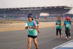 BIB: 0775, 340
                            <button type="button" onclick="openModal(10511642)" class="btn btn-primary btn-sm float-right btn-popup" data-toggle="modal" data-target=".modal-high-quality">
                        <i class="fas fa-shopping-cart"></i> Add to Cart
                    </button>
                                            <button type="button" onclick="isThisMe(10511642, true)" class="btn btn-success btn-sm float-right btn-popup btn-isme hidden" data-toggle="tooltip" data-placement="bottom" title="นี่คือรูปของคุณใช่ไหม คลิกที่นี่เพื่อเอาเข้าอัลบั้ม">
                        <i class="fas fa-plus"></i> Add to album
                    </button>
                    <button type="button" onclick="isThisMe(10511642, false)" class="btn btn-warning btn-sm float-right btn-popup btn-isnotme hidden">
                        <i class="fas fa-ban"></i> Remove from album
                    </button>