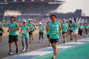 BIB: 70297
                            <button type="button" onclick="openModal(10512795)" class="btn btn-primary btn-sm float-right btn-popup" data-toggle="modal" data-target=".modal-high-quality">
                        <i class="fas fa-shopping-cart"></i> Add to Cart
                    </button>
                                            <button type="button" onclick="isThisMe(10512795, true)" class="btn btn-success btn-sm float-right btn-popup btn-isme hidden" data-toggle="tooltip" data-placement="bottom" title="นี่คือรูปของคุณใช่ไหม คลิกที่นี่เพื่อเอาเข้าอัลบั้ม">
                        <i class="fas fa-plus"></i> Add to album
                    </button>
                    <button type="button" onclick="isThisMe(10512795, false)" class="btn btn-warning btn-sm float-right btn-popup btn-isnotme hidden">
                        <i class="fas fa-ban"></i> Remove from album
                    </button>