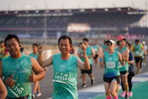 BIB: 2433, 50354, 3390
                            <button type="button" onclick="openModal(10513794)" class="btn btn-primary btn-sm float-right btn-popup" data-toggle="modal" data-target=".modal-high-quality">
                        <i class="fas fa-shopping-cart"></i> Add to Cart
                    </button>
                                            <button type="button" onclick="isThisMe(10513794, true)" class="btn btn-success btn-sm float-right btn-popup btn-isme hidden" data-toggle="tooltip" data-placement="bottom" title="นี่คือรูปของคุณใช่ไหม คลิกที่นี่เพื่อเอาเข้าอัลบั้ม">
                        <i class="fas fa-plus"></i> Add to album
                    </button>
                    <button type="button" onclick="isThisMe(10513794, false)" class="btn btn-warning btn-sm float-right btn-popup btn-isnotme hidden">
                        <i class="fas fa-ban"></i> Remove from album
                    </button>