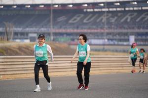 BIB: 0703, 50730
                            <button type="button" onclick="openModal(10519970)" class="btn btn-primary btn-sm float-right btn-popup" data-toggle="modal" data-target=".modal-high-quality">
                        <i class="fas fa-shopping-cart"></i> Add to Cart
                    </button>
                                            <button type="button" onclick="isThisMe(10519970, true)" class="btn btn-success btn-sm float-right btn-popup btn-isme hidden" data-toggle="tooltip" data-placement="bottom" title="นี่คือรูปของคุณใช่ไหม คลิกที่นี่เพื่อเอาเข้าอัลบั้ม">
                        <i class="fas fa-plus"></i> Add to album
                    </button>
                    <button type="button" onclick="isThisMe(10519970, false)" class="btn btn-warning btn-sm float-right btn-popup btn-isnotme hidden">
                        <i class="fas fa-ban"></i> Remove from album
                    </button>