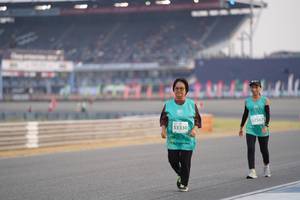 BIB: 2567, 53330
                            <button type="button" onclick="openModal(10521579)" class="btn btn-primary btn-sm float-right btn-popup" data-toggle="modal" data-target=".modal-high-quality">
                        <i class="fas fa-shopping-cart"></i> Add to Cart
                    </button>
                                            <button type="button" onclick="isThisMe(10521579, true)" class="btn btn-success btn-sm float-right btn-popup btn-isme hidden" data-toggle="tooltip" data-placement="bottom" title="นี่คือรูปของคุณใช่ไหม คลิกที่นี่เพื่อเอาเข้าอัลบั้ม">
                        <i class="fas fa-plus"></i> Add to album
                    </button>
                    <button type="button" onclick="isThisMe(10521579, false)" class="btn btn-warning btn-sm float-right btn-popup btn-isnotme hidden">
                        <i class="fas fa-ban"></i> Remove from album
                    </button>