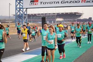 BIB: 1704, 3266
                            <button type="button" onclick="openModal(10514957)" class="btn btn-primary btn-sm float-right btn-popup" data-toggle="modal" data-target=".modal-high-quality">
                        <i class="fas fa-shopping-cart"></i> Add to Cart
                    </button>
                                            <button type="button" onclick="isThisMe(10514957, true)" class="btn btn-success btn-sm float-right btn-popup btn-isme hidden" data-toggle="tooltip" data-placement="bottom" title="นี่คือรูปของคุณใช่ไหม คลิกที่นี่เพื่อเอาเข้าอัลบั้ม">
                        <i class="fas fa-plus"></i> Add to album
                    </button>
                    <button type="button" onclick="isThisMe(10514957, false)" class="btn btn-warning btn-sm float-right btn-popup btn-isnotme hidden">
                        <i class="fas fa-ban"></i> Remove from album
                    </button>