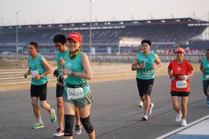 BIB: 518, 50206, 52558, 0634
                            <button type="button" onclick="openModal(10511267)" class="btn btn-primary btn-sm float-right btn-popup" data-toggle="modal" data-target=".modal-high-quality">
                        <i class="fas fa-shopping-cart"></i> Add to Cart
                    </button>
                                            <button type="button" onclick="isThisMe(10511267, true)" class="btn btn-success btn-sm float-right btn-popup btn-isme hidden" data-toggle="tooltip" data-placement="bottom" title="นี่คือรูปของคุณใช่ไหม คลิกที่นี่เพื่อเอาเข้าอัลบั้ม">
                        <i class="fas fa-plus"></i> Add to album
                    </button>
                    <button type="button" onclick="isThisMe(10511267, false)" class="btn btn-warning btn-sm float-right btn-popup btn-isnotme hidden">
                        <i class="fas fa-ban"></i> Remove from album
                    </button>