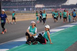 BIB: 2290
                            <button type="button" onclick="openModal(10519208)" class="btn btn-primary btn-sm float-right btn-popup" data-toggle="modal" data-target=".modal-high-quality">
                        <i class="fas fa-shopping-cart"></i> Add to Cart
                    </button>
                                            <button type="button" onclick="isThisMe(10519208, true)" class="btn btn-success btn-sm float-right btn-popup btn-isme hidden" data-toggle="tooltip" data-placement="bottom" title="นี่คือรูปของคุณใช่ไหม คลิกที่นี่เพื่อเอาเข้าอัลบั้ม">
                        <i class="fas fa-plus"></i> Add to album
                    </button>
                    <button type="button" onclick="isThisMe(10519208, false)" class="btn btn-warning btn-sm float-right btn-popup btn-isnotme hidden">
                        <i class="fas fa-ban"></i> Remove from album
                    </button>