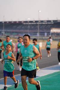 BIB: 039, 064
                            <button type="button" onclick="openModal(10513898)" class="btn btn-primary btn-sm float-right btn-popup" data-toggle="modal" data-target=".modal-high-quality">
                        <i class="fas fa-shopping-cart"></i> Add to Cart
                    </button>
                                            <button type="button" onclick="isThisMe(10513898, true)" class="btn btn-success btn-sm float-right btn-popup btn-isme hidden" data-toggle="tooltip" data-placement="bottom" title="นี่คือรูปของคุณใช่ไหม คลิกที่นี่เพื่อเอาเข้าอัลบั้ม">
                        <i class="fas fa-plus"></i> Add to album
                    </button>
                    <button type="button" onclick="isThisMe(10513898, false)" class="btn btn-warning btn-sm float-right btn-popup btn-isnotme hidden">
                        <i class="fas fa-ban"></i> Remove from album
                    </button>