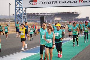 BIB: 170, 3266
                            <button type="button" onclick="openModal(10514958)" class="btn btn-primary btn-sm float-right btn-popup" data-toggle="modal" data-target=".modal-high-quality">
                        <i class="fas fa-shopping-cart"></i> Add to Cart
                    </button>
                                            <button type="button" onclick="isThisMe(10514958, true)" class="btn btn-success btn-sm float-right btn-popup btn-isme hidden" data-toggle="tooltip" data-placement="bottom" title="นี่คือรูปของคุณใช่ไหม คลิกที่นี่เพื่อเอาเข้าอัลบั้ม">
                        <i class="fas fa-plus"></i> Add to album
                    </button>
                    <button type="button" onclick="isThisMe(10514958, false)" class="btn btn-warning btn-sm float-right btn-popup btn-isnotme hidden">
                        <i class="fas fa-ban"></i> Remove from album
                    </button>