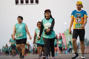 BIB: 52684, 50048, 2104
                            <button type="button" onclick="openModal(10523417)" class="btn btn-primary btn-sm float-right btn-popup" data-toggle="modal" data-target=".modal-high-quality">
                        <i class="fas fa-shopping-cart"></i> Add to Cart
                    </button>
                                            <button type="button" onclick="isThisMe(10523417, true)" class="btn btn-success btn-sm float-right btn-popup btn-isme hidden" data-toggle="tooltip" data-placement="bottom" title="นี่คือรูปของคุณใช่ไหม คลิกที่นี่เพื่อเอาเข้าอัลบั้ม">
                        <i class="fas fa-plus"></i> Add to album
                    </button>
                    <button type="button" onclick="isThisMe(10523417, false)" class="btn btn-warning btn-sm float-right btn-popup btn-isnotme hidden">
                        <i class="fas fa-ban"></i> Remove from album
                    </button>