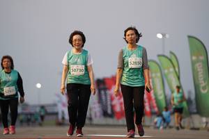 BIB: 52850, 50730, 52423
                            <button type="button" onclick="openModal(10524261)" class="btn btn-primary btn-sm float-right btn-popup" data-toggle="modal" data-target=".modal-high-quality">
                        <i class="fas fa-shopping-cart"></i> Add to Cart
                    </button>
                                            <button type="button" onclick="isThisMe(10524261, true)" class="btn btn-success btn-sm float-right btn-popup btn-isme hidden" data-toggle="tooltip" data-placement="bottom" title="นี่คือรูปของคุณใช่ไหม คลิกที่นี่เพื่อเอาเข้าอัลบั้ม">
                        <i class="fas fa-plus"></i> Add to album
                    </button>
                    <button type="button" onclick="isThisMe(10524261, false)" class="btn btn-warning btn-sm float-right btn-popup btn-isnotme hidden">
                        <i class="fas fa-ban"></i> Remove from album
                    </button>