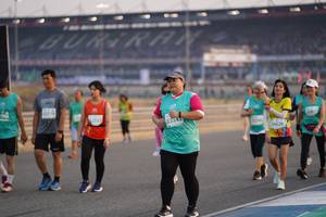 BIB: 1968, 53343, 220, 50628
                            <button type="button" onclick="openModal(10519142)" class="btn btn-primary btn-sm float-right btn-popup" data-toggle="modal" data-target=".modal-high-quality">
                        <i class="fas fa-shopping-cart"></i> Add to Cart
                    </button>
                                            <button type="button" onclick="isThisMe(10519142, true)" class="btn btn-success btn-sm float-right btn-popup btn-isme hidden" data-toggle="tooltip" data-placement="bottom" title="นี่คือรูปของคุณใช่ไหม คลิกที่นี่เพื่อเอาเข้าอัลบั้ม">
                        <i class="fas fa-plus"></i> Add to album
                    </button>
                    <button type="button" onclick="isThisMe(10519142, false)" class="btn btn-warning btn-sm float-right btn-popup btn-isnotme hidden">
                        <i class="fas fa-ban"></i> Remove from album
                    </button>