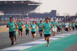 BIB: 50078, 70297
                            <button type="button" onclick="openModal(10512745)" class="btn btn-primary btn-sm float-right btn-popup" data-toggle="modal" data-target=".modal-high-quality">
                        <i class="fas fa-shopping-cart"></i> Add to Cart
                    </button>
                                            <button type="button" onclick="isThisMe(10512745, true)" class="btn btn-success btn-sm float-right btn-popup btn-isme hidden" data-toggle="tooltip" data-placement="bottom" title="นี่คือรูปของคุณใช่ไหม คลิกที่นี่เพื่อเอาเข้าอัลบั้ม">
                        <i class="fas fa-plus"></i> Add to album
                    </button>
                    <button type="button" onclick="isThisMe(10512745, false)" class="btn btn-warning btn-sm float-right btn-popup btn-isnotme hidden">
                        <i class="fas fa-ban"></i> Remove from album
                    </button>