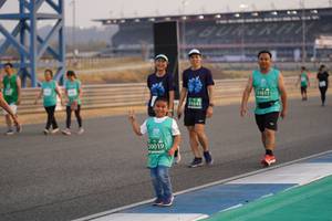 BIB: 51611, 1645, 50019
                            <button type="button" onclick="openModal(10519285)" class="btn btn-primary btn-sm float-right btn-popup" data-toggle="modal" data-target=".modal-high-quality">
                        <i class="fas fa-shopping-cart"></i> Add to Cart
                    </button>
                                            <button type="button" onclick="isThisMe(10519285, true)" class="btn btn-success btn-sm float-right btn-popup btn-isme hidden" data-toggle="tooltip" data-placement="bottom" title="นี่คือรูปของคุณใช่ไหม คลิกที่นี่เพื่อเอาเข้าอัลบั้ม">
                        <i class="fas fa-plus"></i> Add to album
                    </button>
                    <button type="button" onclick="isThisMe(10519285, false)" class="btn btn-warning btn-sm float-right btn-popup btn-isnotme hidden">
                        <i class="fas fa-ban"></i> Remove from album
                    </button>