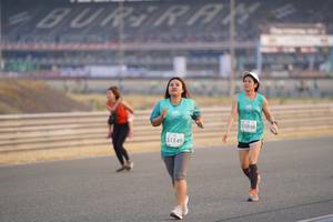 BIB: 51038, 51149
                            <button type="button" onclick="openModal(10519737)" class="btn btn-primary btn-sm float-right btn-popup" data-toggle="modal" data-target=".modal-high-quality">
                        <i class="fas fa-shopping-cart"></i> Add to Cart
                    </button>
                                            <button type="button" onclick="isThisMe(10519737, true)" class="btn btn-success btn-sm float-right btn-popup btn-isme hidden" data-toggle="tooltip" data-placement="bottom" title="นี่คือรูปของคุณใช่ไหม คลิกที่นี่เพื่อเอาเข้าอัลบั้ม">
                        <i class="fas fa-plus"></i> Add to album
                    </button>
                    <button type="button" onclick="isThisMe(10519737, false)" class="btn btn-warning btn-sm float-right btn-popup btn-isnotme hidden">
                        <i class="fas fa-ban"></i> Remove from album
                    </button>