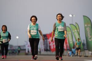BIB: 52850, 50730, 52423
                            <button type="button" onclick="openModal(10524262)" class="btn btn-primary btn-sm float-right btn-popup" data-toggle="modal" data-target=".modal-high-quality">
                        <i class="fas fa-shopping-cart"></i> Add to Cart
                    </button>
                                            <button type="button" onclick="isThisMe(10524262, true)" class="btn btn-success btn-sm float-right btn-popup btn-isme hidden" data-toggle="tooltip" data-placement="bottom" title="นี่คือรูปของคุณใช่ไหม คลิกที่นี่เพื่อเอาเข้าอัลบั้ม">
                        <i class="fas fa-plus"></i> Add to album
                    </button>
                    <button type="button" onclick="isThisMe(10524262, false)" class="btn btn-warning btn-sm float-right btn-popup btn-isnotme hidden">
                        <i class="fas fa-ban"></i> Remove from album
                    </button>