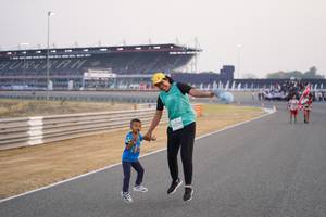 BIB: 3210
                            <button type="button" onclick="openModal(10521718)" class="btn btn-primary btn-sm float-right btn-popup" data-toggle="modal" data-target=".modal-high-quality">
                        <i class="fas fa-shopping-cart"></i> Add to Cart
                    </button>
                                            <button type="button" onclick="isThisMe(10521718, true)" class="btn btn-success btn-sm float-right btn-popup btn-isme hidden" data-toggle="tooltip" data-placement="bottom" title="นี่คือรูปของคุณใช่ไหม คลิกที่นี่เพื่อเอาเข้าอัลบั้ม">
                        <i class="fas fa-plus"></i> Add to album
                    </button>
                    <button type="button" onclick="isThisMe(10521718, false)" class="btn btn-warning btn-sm float-right btn-popup btn-isnotme hidden">
                        <i class="fas fa-ban"></i> Remove from album
                    </button>