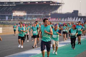 BIB: 70306, 53158
                            <button type="button" onclick="openModal(10513465)" class="btn btn-primary btn-sm float-right btn-popup" data-toggle="modal" data-target=".modal-high-quality">
                        <i class="fas fa-shopping-cart"></i> Add to Cart
                    </button>
                                            <button type="button" onclick="isThisMe(10513465, true)" class="btn btn-success btn-sm float-right btn-popup btn-isme hidden" data-toggle="tooltip" data-placement="bottom" title="นี่คือรูปของคุณใช่ไหม คลิกที่นี่เพื่อเอาเข้าอัลบั้ม">
                        <i class="fas fa-plus"></i> Add to album
                    </button>
                    <button type="button" onclick="isThisMe(10513465, false)" class="btn btn-warning btn-sm float-right btn-popup btn-isnotme hidden">
                        <i class="fas fa-ban"></i> Remove from album
                    </button>