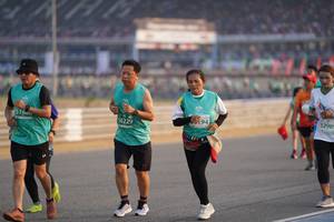 BIB: 52989, 51600, 50229
                            <button type="button" onclick="openModal(10512921)" class="btn btn-primary btn-sm float-right btn-popup" data-toggle="modal" data-target=".modal-high-quality">
                        <i class="fas fa-shopping-cart"></i> Add to Cart
                    </button>
                                            <button type="button" onclick="isThisMe(10512921, true)" class="btn btn-success btn-sm float-right btn-popup btn-isme hidden" data-toggle="tooltip" data-placement="bottom" title="นี่คือรูปของคุณใช่ไหม คลิกที่นี่เพื่อเอาเข้าอัลบั้ม">
                        <i class="fas fa-plus"></i> Add to album
                    </button>
                    <button type="button" onclick="isThisMe(10512921, false)" class="btn btn-warning btn-sm float-right btn-popup btn-isnotme hidden">
                        <i class="fas fa-ban"></i> Remove from album
                    </button>