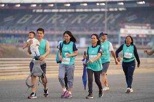 BIB: 52352, 527, 2395
                            <button type="button" onclick="openModal(10521179)" class="btn btn-primary btn-sm float-right btn-popup" data-toggle="modal" data-target=".modal-high-quality">
                        <i class="fas fa-shopping-cart"></i> Add to Cart
                    </button>
                                            <button type="button" onclick="isThisMe(10521179, true)" class="btn btn-success btn-sm float-right btn-popup btn-isme hidden" data-toggle="tooltip" data-placement="bottom" title="นี่คือรูปของคุณใช่ไหม คลิกที่นี่เพื่อเอาเข้าอัลบั้ม">
                        <i class="fas fa-plus"></i> Add to album
                    </button>
                    <button type="button" onclick="isThisMe(10521179, false)" class="btn btn-warning btn-sm float-right btn-popup btn-isnotme hidden">
                        <i class="fas fa-ban"></i> Remove from album
                    </button>