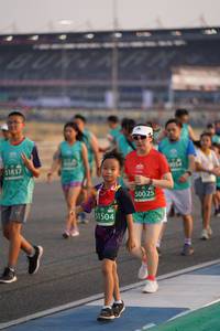 BIB: 1837, 0054, 50025, 51504
                            <button type="button" onclick="openModal(10514811)" class="btn btn-primary btn-sm float-right btn-popup" data-toggle="modal" data-target=".modal-high-quality">
                        <i class="fas fa-shopping-cart"></i> Add to Cart
                    </button>
                                            <button type="button" onclick="isThisMe(10514811, true)" class="btn btn-success btn-sm float-right btn-popup btn-isme hidden" data-toggle="tooltip" data-placement="bottom" title="นี่คือรูปของคุณใช่ไหม คลิกที่นี่เพื่อเอาเข้าอัลบั้ม">
                        <i class="fas fa-plus"></i> Add to album
                    </button>
                    <button type="button" onclick="isThisMe(10514811, false)" class="btn btn-warning btn-sm float-right btn-popup btn-isnotme hidden">
                        <i class="fas fa-ban"></i> Remove from album
                    </button>