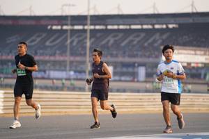 BIB: 0041, 53361
                            <button type="button" onclick="openModal(10506385)" class="btn btn-primary btn-sm float-right btn-popup" data-toggle="modal" data-target=".modal-high-quality">
                        <i class="fas fa-shopping-cart"></i> Add to Cart
                    </button>
                                            <button type="button" onclick="isThisMe(10506385, true)" class="btn btn-success btn-sm float-right btn-popup btn-isme hidden" data-toggle="tooltip" data-placement="bottom" title="นี่คือรูปของคุณใช่ไหม คลิกที่นี่เพื่อเอาเข้าอัลบั้ม">
                        <i class="fas fa-plus"></i> Add to album
                    </button>
                    <button type="button" onclick="isThisMe(10506385, false)" class="btn btn-warning btn-sm float-right btn-popup btn-isnotme hidden">
                        <i class="fas fa-ban"></i> Remove from album
                    </button>