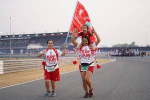 BIB: 1098, 50175, 
                            <button type="button" onclick="openModal(10521913)" class="btn btn-primary btn-sm float-right btn-popup" data-toggle="modal" data-target=".modal-high-quality">
                        <i class="fas fa-shopping-cart"></i> Add to Cart
                    </button>
                                            <button type="button" onclick="isThisMe(10521913, true)" class="btn btn-success btn-sm float-right btn-popup btn-isme hidden" data-toggle="tooltip" data-placement="bottom" title="นี่คือรูปของคุณใช่ไหม คลิกที่นี่เพื่อเอาเข้าอัลบั้ม">
                        <i class="fas fa-plus"></i> Add to album
                    </button>
                    <button type="button" onclick="isThisMe(10521913, false)" class="btn btn-warning btn-sm float-right btn-popup btn-isnotme hidden">
                        <i class="fas fa-ban"></i> Remove from album
                    </button>