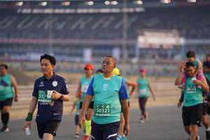 BIB: 517, 50321
                            <button type="button" onclick="openModal(10519045)" class="btn btn-primary btn-sm float-right btn-popup" data-toggle="modal" data-target=".modal-high-quality">
                        <i class="fas fa-shopping-cart"></i> Add to Cart
                    </button>
                                            <button type="button" onclick="isThisMe(10519045, true)" class="btn btn-success btn-sm float-right btn-popup btn-isme hidden" data-toggle="tooltip" data-placement="bottom" title="นี่คือรูปของคุณใช่ไหม คลิกที่นี่เพื่อเอาเข้าอัลบั้ม">
                        <i class="fas fa-plus"></i> Add to album
                    </button>
                    <button type="button" onclick="isThisMe(10519045, false)" class="btn btn-warning btn-sm float-right btn-popup btn-isnotme hidden">
                        <i class="fas fa-ban"></i> Remove from album
                    </button>