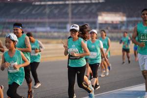 BIB: 833, 522
                            <button type="button" onclick="openModal(10513249)" class="btn btn-primary btn-sm float-right btn-popup" data-toggle="modal" data-target=".modal-high-quality">
                        <i class="fas fa-shopping-cart"></i> Add to Cart
                    </button>
                                            <button type="button" onclick="isThisMe(10513249, true)" class="btn btn-success btn-sm float-right btn-popup btn-isme hidden" data-toggle="tooltip" data-placement="bottom" title="นี่คือรูปของคุณใช่ไหม คลิกที่นี่เพื่อเอาเข้าอัลบั้ม">
                        <i class="fas fa-plus"></i> Add to album
                    </button>
                    <button type="button" onclick="isThisMe(10513249, false)" class="btn btn-warning btn-sm float-right btn-popup btn-isnotme hidden">
                        <i class="fas fa-ban"></i> Remove from album
                    </button>