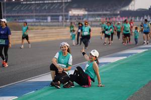 BIB: 2290
                            <button type="button" onclick="openModal(10519204)" class="btn btn-primary btn-sm float-right btn-popup" data-toggle="modal" data-target=".modal-high-quality">
                        <i class="fas fa-shopping-cart"></i> Add to Cart
                    </button>
                                            <button type="button" onclick="isThisMe(10519204, true)" class="btn btn-success btn-sm float-right btn-popup btn-isme hidden" data-toggle="tooltip" data-placement="bottom" title="นี่คือรูปของคุณใช่ไหม คลิกที่นี่เพื่อเอาเข้าอัลบั้ม">
                        <i class="fas fa-plus"></i> Add to album
                    </button>
                    <button type="button" onclick="isThisMe(10519204, false)" class="btn btn-warning btn-sm float-right btn-popup btn-isnotme hidden">
                        <i class="fas fa-ban"></i> Remove from album
                    </button>