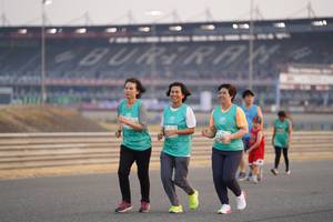 BIB: 
                            <button type="button" onclick="openModal(10520466)" class="btn btn-primary btn-sm float-right btn-popup" data-toggle="modal" data-target=".modal-high-quality">
                        <i class="fas fa-shopping-cart"></i> Add to Cart
                    </button>
                                            <button type="button" onclick="isThisMe(10520466, true)" class="btn btn-success btn-sm float-right btn-popup btn-isme hidden" data-toggle="tooltip" data-placement="bottom" title="นี่คือรูปของคุณใช่ไหม คลิกที่นี่เพื่อเอาเข้าอัลบั้ม">
                        <i class="fas fa-plus"></i> Add to album
                    </button>
                    <button type="button" onclick="isThisMe(10520466, false)" class="btn btn-warning btn-sm float-right btn-popup btn-isnotme hidden">
                        <i class="fas fa-ban"></i> Remove from album
                    </button>