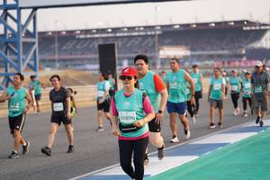 BIB: 0146, 50896
                            <button type="button" onclick="openModal(10515031)" class="btn btn-primary btn-sm float-right btn-popup" data-toggle="modal" data-target=".modal-high-quality">
                        <i class="fas fa-shopping-cart"></i> Add to Cart
                    </button>
                                            <button type="button" onclick="isThisMe(10515031, true)" class="btn btn-success btn-sm float-right btn-popup btn-isme hidden" data-toggle="tooltip" data-placement="bottom" title="นี่คือรูปของคุณใช่ไหม คลิกที่นี่เพื่อเอาเข้าอัลบั้ม">
                        <i class="fas fa-plus"></i> Add to album
                    </button>
                    <button type="button" onclick="isThisMe(10515031, false)" class="btn btn-warning btn-sm float-right btn-popup btn-isnotme hidden">
                        <i class="fas fa-ban"></i> Remove from album
                    </button>