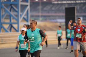 BIB: 50473, 53434, 2842
                            <button type="button" onclick="openModal(10515134)" class="btn btn-primary btn-sm float-right btn-popup" data-toggle="modal" data-target=".modal-high-quality">
                        <i class="fas fa-shopping-cart"></i> Add to Cart
                    </button>
                                            <button type="button" onclick="isThisMe(10515134, true)" class="btn btn-success btn-sm float-right btn-popup btn-isme hidden" data-toggle="tooltip" data-placement="bottom" title="นี่คือรูปของคุณใช่ไหม คลิกที่นี่เพื่อเอาเข้าอัลบั้ม">
                        <i class="fas fa-plus"></i> Add to album
                    </button>
                    <button type="button" onclick="isThisMe(10515134, false)" class="btn btn-warning btn-sm float-right btn-popup btn-isnotme hidden">
                        <i class="fas fa-ban"></i> Remove from album
                    </button>