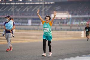 BIB: 52298
                            <button type="button" onclick="openModal(10519904)" class="btn btn-primary btn-sm float-right btn-popup" data-toggle="modal" data-target=".modal-high-quality">
                        <i class="fas fa-shopping-cart"></i> Add to Cart
                    </button>
                                            <button type="button" onclick="isThisMe(10519904, true)" class="btn btn-success btn-sm float-right btn-popup btn-isme hidden" data-toggle="tooltip" data-placement="bottom" title="นี่คือรูปของคุณใช่ไหม คลิกที่นี่เพื่อเอาเข้าอัลบั้ม">
                        <i class="fas fa-plus"></i> Add to album
                    </button>
                    <button type="button" onclick="isThisMe(10519904, false)" class="btn btn-warning btn-sm float-right btn-popup btn-isnotme hidden">
                        <i class="fas fa-ban"></i> Remove from album
                    </button>