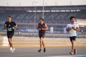 BIB: 50041, 53361
                            <button type="button" onclick="openModal(10506389)" class="btn btn-primary btn-sm float-right btn-popup" data-toggle="modal" data-target=".modal-high-quality">
                        <i class="fas fa-shopping-cart"></i> Add to Cart
                    </button>
                                            <button type="button" onclick="isThisMe(10506389, true)" class="btn btn-success btn-sm float-right btn-popup btn-isme hidden" data-toggle="tooltip" data-placement="bottom" title="นี่คือรูปของคุณใช่ไหม คลิกที่นี่เพื่อเอาเข้าอัลบั้ม">
                        <i class="fas fa-plus"></i> Add to album
                    </button>
                    <button type="button" onclick="isThisMe(10506389, false)" class="btn btn-warning btn-sm float-right btn-popup btn-isnotme hidden">
                        <i class="fas fa-ban"></i> Remove from album
                    </button>