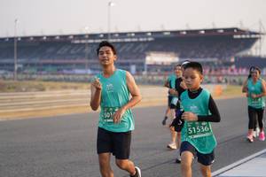 BIB: 51536
                            <button type="button" onclick="openModal(10511353)" class="btn btn-primary btn-sm float-right btn-popup" data-toggle="modal" data-target=".modal-high-quality">
                        <i class="fas fa-shopping-cart"></i> Add to Cart
                    </button>
                                            <button type="button" onclick="isThisMe(10511353, true)" class="btn btn-success btn-sm float-right btn-popup btn-isme hidden" data-toggle="tooltip" data-placement="bottom" title="นี่คือรูปของคุณใช่ไหม คลิกที่นี่เพื่อเอาเข้าอัลบั้ม">
                        <i class="fas fa-plus"></i> Add to album
                    </button>
                    <button type="button" onclick="isThisMe(10511353, false)" class="btn btn-warning btn-sm float-right btn-popup btn-isnotme hidden">
                        <i class="fas fa-ban"></i> Remove from album
                    </button>