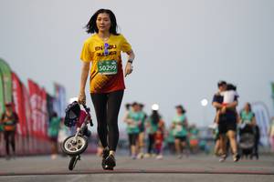 BIB: 50299
                            <button type="button" onclick="openModal(10523973)" class="btn btn-primary btn-sm float-right btn-popup" data-toggle="modal" data-target=".modal-high-quality">
                        <i class="fas fa-shopping-cart"></i> Add to Cart
                    </button>
                                            <button type="button" onclick="isThisMe(10523973, true)" class="btn btn-success btn-sm float-right btn-popup btn-isme hidden" data-toggle="tooltip" data-placement="bottom" title="นี่คือรูปของคุณใช่ไหม คลิกที่นี่เพื่อเอาเข้าอัลบั้ม">
                        <i class="fas fa-plus"></i> Add to album
                    </button>
                    <button type="button" onclick="isThisMe(10523973, false)" class="btn btn-warning btn-sm float-right btn-popup btn-isnotme hidden">
                        <i class="fas fa-ban"></i> Remove from album
                    </button>