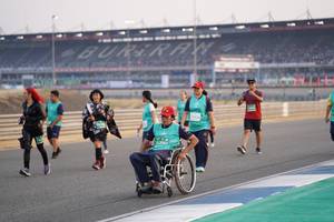 BIB: 52083
                            <button type="button" onclick="openModal(10519826)" class="btn btn-primary btn-sm float-right btn-popup" data-toggle="modal" data-target=".modal-high-quality">
                        <i class="fas fa-shopping-cart"></i> Add to Cart
                    </button>
                                            <button type="button" onclick="isThisMe(10519826, true)" class="btn btn-success btn-sm float-right btn-popup btn-isme hidden" data-toggle="tooltip" data-placement="bottom" title="นี่คือรูปของคุณใช่ไหม คลิกที่นี่เพื่อเอาเข้าอัลบั้ม">
                        <i class="fas fa-plus"></i> Add to album
                    </button>
                    <button type="button" onclick="isThisMe(10519826, false)" class="btn btn-warning btn-sm float-right btn-popup btn-isnotme hidden">
                        <i class="fas fa-ban"></i> Remove from album
                    </button>