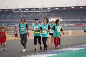 BIB: 50612, 53332, 1077
                            <button type="button" onclick="openModal(10520624)" class="btn btn-primary btn-sm float-right btn-popup" data-toggle="modal" data-target=".modal-high-quality">
                        <i class="fas fa-shopping-cart"></i> Add to Cart
                    </button>
                                            <button type="button" onclick="isThisMe(10520624, true)" class="btn btn-success btn-sm float-right btn-popup btn-isme hidden" data-toggle="tooltip" data-placement="bottom" title="นี่คือรูปของคุณใช่ไหม คลิกที่นี่เพื่อเอาเข้าอัลบั้ม">
                        <i class="fas fa-plus"></i> Add to album
                    </button>
                    <button type="button" onclick="isThisMe(10520624, false)" class="btn btn-warning btn-sm float-right btn-popup btn-isnotme hidden">
                        <i class="fas fa-ban"></i> Remove from album
                    </button>