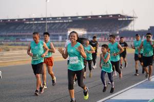 BIB: 1675, 0108, 52787, 1515
                            <button type="button" onclick="openModal(10511511)" class="btn btn-primary btn-sm float-right btn-popup" data-toggle="modal" data-target=".modal-high-quality">
                        <i class="fas fa-shopping-cart"></i> Add to Cart
                    </button>
                                            <button type="button" onclick="isThisMe(10511511, true)" class="btn btn-success btn-sm float-right btn-popup btn-isme hidden" data-toggle="tooltip" data-placement="bottom" title="นี่คือรูปของคุณใช่ไหม คลิกที่นี่เพื่อเอาเข้าอัลบั้ม">
                        <i class="fas fa-plus"></i> Add to album
                    </button>
                    <button type="button" onclick="isThisMe(10511511, false)" class="btn btn-warning btn-sm float-right btn-popup btn-isnotme hidden">
                        <i class="fas fa-ban"></i> Remove from album
                    </button>