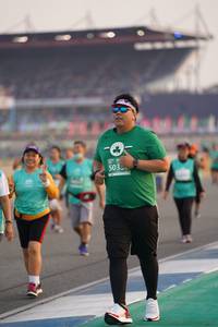 BIB: 503
                            <button type="button" onclick="openModal(10517331)" class="btn btn-primary btn-sm float-right btn-popup" data-toggle="modal" data-target=".modal-high-quality">
                        <i class="fas fa-shopping-cart"></i> Add to Cart
                    </button>
                                            <button type="button" onclick="isThisMe(10517331, true)" class="btn btn-success btn-sm float-right btn-popup btn-isme hidden" data-toggle="tooltip" data-placement="bottom" title="นี่คือรูปของคุณใช่ไหม คลิกที่นี่เพื่อเอาเข้าอัลบั้ม">
                        <i class="fas fa-plus"></i> Add to album
                    </button>
                    <button type="button" onclick="isThisMe(10517331, false)" class="btn btn-warning btn-sm float-right btn-popup btn-isnotme hidden">
                        <i class="fas fa-ban"></i> Remove from album
                    </button>