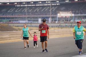 BIB: 52084, 53336
                            <button type="button" onclick="openModal(10519837)" class="btn btn-primary btn-sm float-right btn-popup" data-toggle="modal" data-target=".modal-high-quality">
                        <i class="fas fa-shopping-cart"></i> Add to Cart
                    </button>
                                            <button type="button" onclick="isThisMe(10519837, true)" class="btn btn-success btn-sm float-right btn-popup btn-isme hidden" data-toggle="tooltip" data-placement="bottom" title="นี่คือรูปของคุณใช่ไหม คลิกที่นี่เพื่อเอาเข้าอัลบั้ม">
                        <i class="fas fa-plus"></i> Add to album
                    </button>
                    <button type="button" onclick="isThisMe(10519837, false)" class="btn btn-warning btn-sm float-right btn-popup btn-isnotme hidden">
                        <i class="fas fa-ban"></i> Remove from album
                    </button>