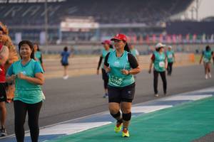 BIB: 1900
                            <button type="button" onclick="openModal(10519595)" class="btn btn-primary btn-sm float-right btn-popup" data-toggle="modal" data-target=".modal-high-quality">
                        <i class="fas fa-shopping-cart"></i> Add to Cart
                    </button>
                                            <button type="button" onclick="isThisMe(10519595, true)" class="btn btn-success btn-sm float-right btn-popup btn-isme hidden" data-toggle="tooltip" data-placement="bottom" title="นี่คือรูปของคุณใช่ไหม คลิกที่นี่เพื่อเอาเข้าอัลบั้ม">
                        <i class="fas fa-plus"></i> Add to album
                    </button>
                    <button type="button" onclick="isThisMe(10519595, false)" class="btn btn-warning btn-sm float-right btn-popup btn-isnotme hidden">
                        <i class="fas fa-ban"></i> Remove from album
                    </button>