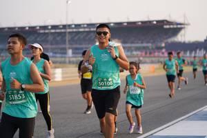 BIB: 50108, 50553, 51853
                            <button type="button" onclick="openModal(10511533)" class="btn btn-primary btn-sm float-right btn-popup" data-toggle="modal" data-target=".modal-high-quality">
                        <i class="fas fa-shopping-cart"></i> Add to Cart
                    </button>
                                            <button type="button" onclick="isThisMe(10511533, true)" class="btn btn-success btn-sm float-right btn-popup btn-isme hidden" data-toggle="tooltip" data-placement="bottom" title="นี่คือรูปของคุณใช่ไหม คลิกที่นี่เพื่อเอาเข้าอัลบั้ม">
                        <i class="fas fa-plus"></i> Add to album
                    </button>
                    <button type="button" onclick="isThisMe(10511533, false)" class="btn btn-warning btn-sm float-right btn-popup btn-isnotme hidden">
                        <i class="fas fa-ban"></i> Remove from album
                    </button>