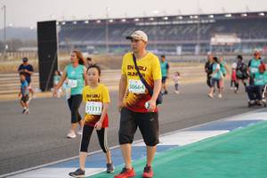 BIB: 50664, 51311
                            <button type="button" onclick="openModal(10519816)" class="btn btn-primary btn-sm float-right btn-popup" data-toggle="modal" data-target=".modal-high-quality">
                        <i class="fas fa-shopping-cart"></i> Add to Cart
                    </button>
                                            <button type="button" onclick="isThisMe(10519816, true)" class="btn btn-success btn-sm float-right btn-popup btn-isme hidden" data-toggle="tooltip" data-placement="bottom" title="นี่คือรูปของคุณใช่ไหม คลิกที่นี่เพื่อเอาเข้าอัลบั้ม">
                        <i class="fas fa-plus"></i> Add to album
                    </button>
                    <button type="button" onclick="isThisMe(10519816, false)" class="btn btn-warning btn-sm float-right btn-popup btn-isnotme hidden">
                        <i class="fas fa-ban"></i> Remove from album
                    </button>