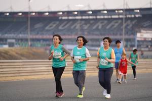 BIB: 52850, 5279, 52636
                            <button type="button" onclick="openModal(10520472)" class="btn btn-primary btn-sm float-right btn-popup" data-toggle="modal" data-target=".modal-high-quality">
                        <i class="fas fa-shopping-cart"></i> Add to Cart
                    </button>
                                            <button type="button" onclick="isThisMe(10520472, true)" class="btn btn-success btn-sm float-right btn-popup btn-isme hidden" data-toggle="tooltip" data-placement="bottom" title="นี่คือรูปของคุณใช่ไหม คลิกที่นี่เพื่อเอาเข้าอัลบั้ม">
                        <i class="fas fa-plus"></i> Add to album
                    </button>
                    <button type="button" onclick="isThisMe(10520472, false)" class="btn btn-warning btn-sm float-right btn-popup btn-isnotme hidden">
                        <i class="fas fa-ban"></i> Remove from album
                    </button>