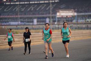 BIB: 53429, 53425, 240
                            <button type="button" onclick="openModal(10519312)" class="btn btn-primary btn-sm float-right btn-popup" data-toggle="modal" data-target=".modal-high-quality">
                        <i class="fas fa-shopping-cart"></i> Add to Cart
                    </button>
                                            <button type="button" onclick="isThisMe(10519312, true)" class="btn btn-success btn-sm float-right btn-popup btn-isme hidden" data-toggle="tooltip" data-placement="bottom" title="นี่คือรูปของคุณใช่ไหม คลิกที่นี่เพื่อเอาเข้าอัลบั้ม">
                        <i class="fas fa-plus"></i> Add to album
                    </button>
                    <button type="button" onclick="isThisMe(10519312, false)" class="btn btn-warning btn-sm float-right btn-popup btn-isnotme hidden">
                        <i class="fas fa-ban"></i> Remove from album
                    </button>